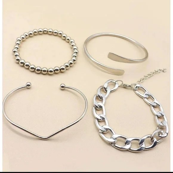 New Women’s Silver Plated Four Piece Chain Bracelet Arm Set. - Picture 2 of 2